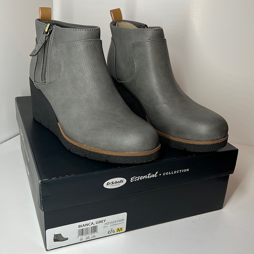 New in the Box Dr. Scholl's Bianca Grey Wedge Booties size 6.5 M